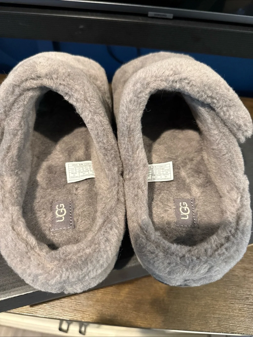 UGG Men's Fluff That Slipper Size: 11 EU: 44 Gray New